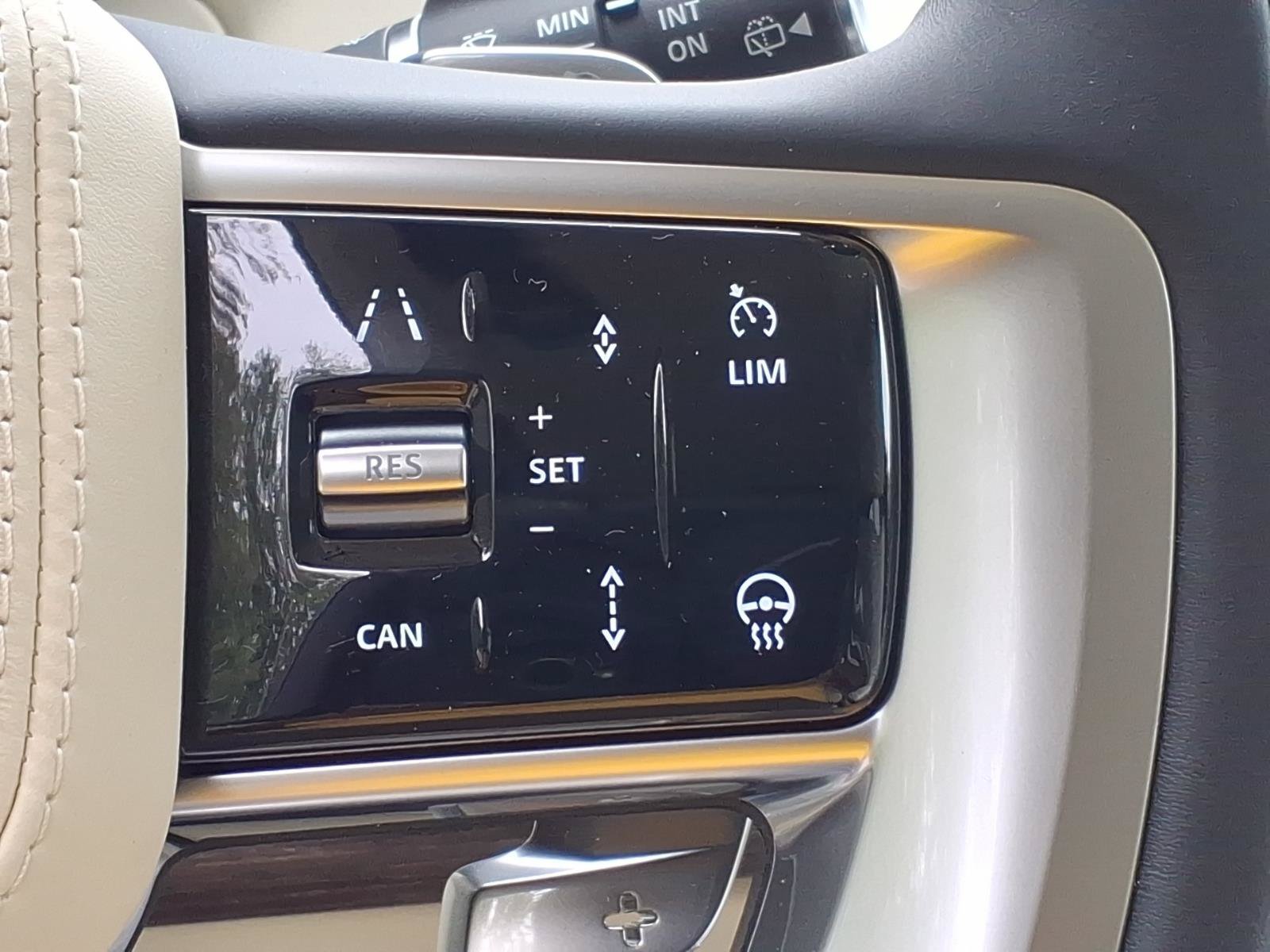 New 2027 Land Rover Range Rover Long Wheelbase SE AWD/4WD image 15