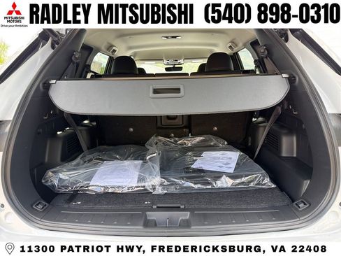 New 2026 Mitsubishi Outlander SE image 13