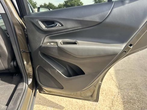 Used 2023 Chevrolet Equinox LT FWD image 20