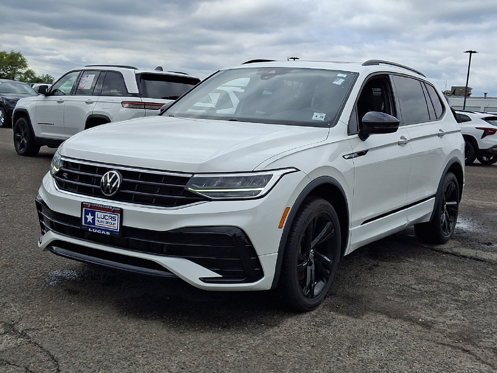 Used 2023 Volkswagen Tiguan SE R-Line AWD/4WD image 5