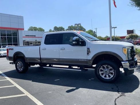 Used 2017 Ford F350 Lariat w/ Lariat Ultimate Package AWD/4WD image 9