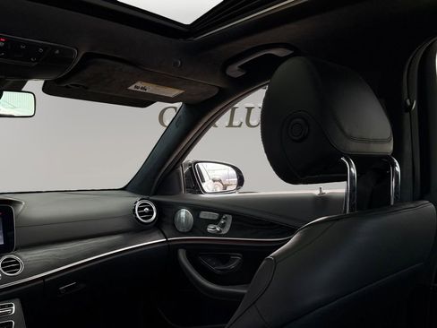 Used 2018 Mercedes-Benz E 300 image 25