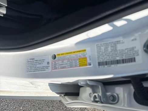 Used 2025 Honda Civic Sport image 25