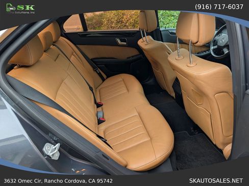 Used 2010 Mercedes-Benz E 550 Sedan image 23