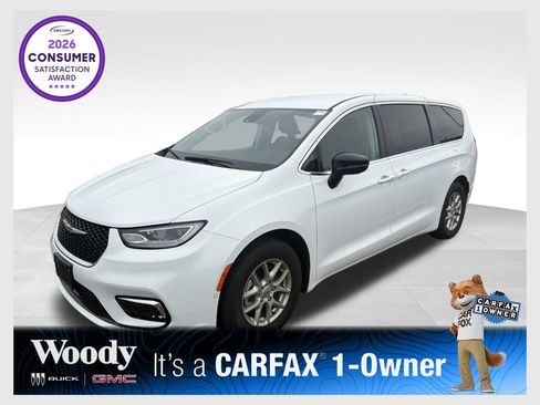 Used 2024 Chrysler Pacifica Touring-L FWD image 1