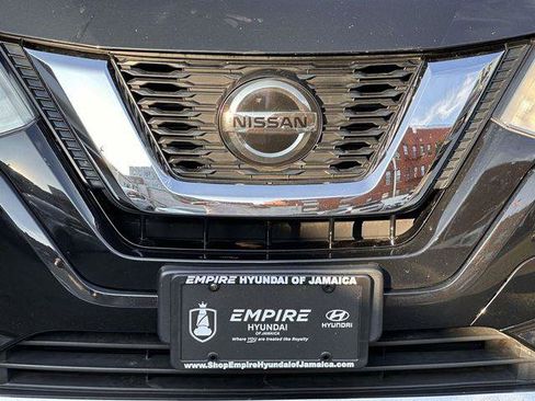 Used 2018 Nissan Rogue SV AWD/4WD image 7