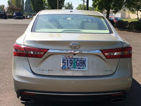 Used 2016 Toyota Avalon XLE Premium FWD image 5