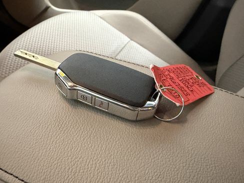 Used 2025 Kia Soul LX w/ LX Technology Package FWD image 13