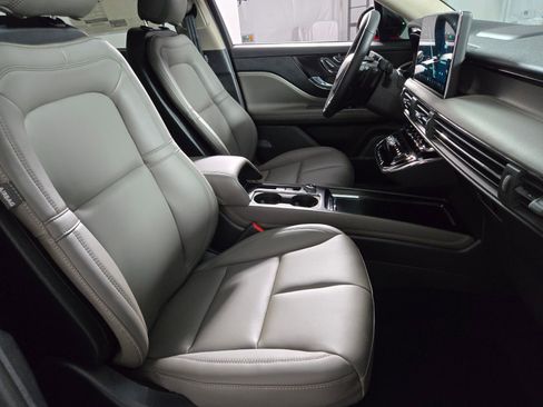 New 2026 Lincoln Corsair Premiere w/ Rear Removable Package Tray FWD image 19