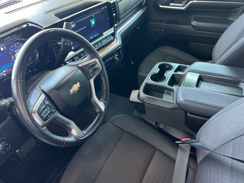 Used 2023 Chevrolet Silverado 1500 LT AWD/4WD image 7