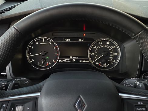 Used 2024 Mitsubishi Outlander SE image 12