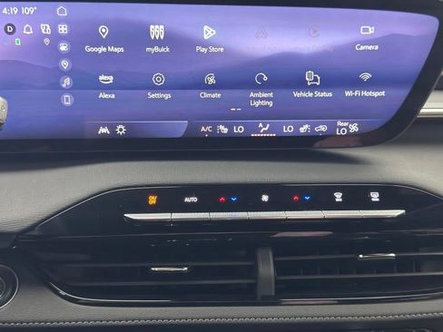 Used 2025 Buick Enclave Sport Touring FWD image 23