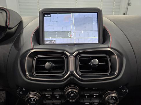 Used 2023 Aston Martin V8 Vantage Roadster RWD image 13