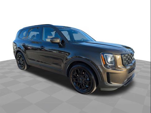 Used 2022 Kia Telluride SX w/ SX Prestige Package image 2