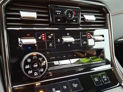 Used 2025 Nissan Armada PRO-4X image 16