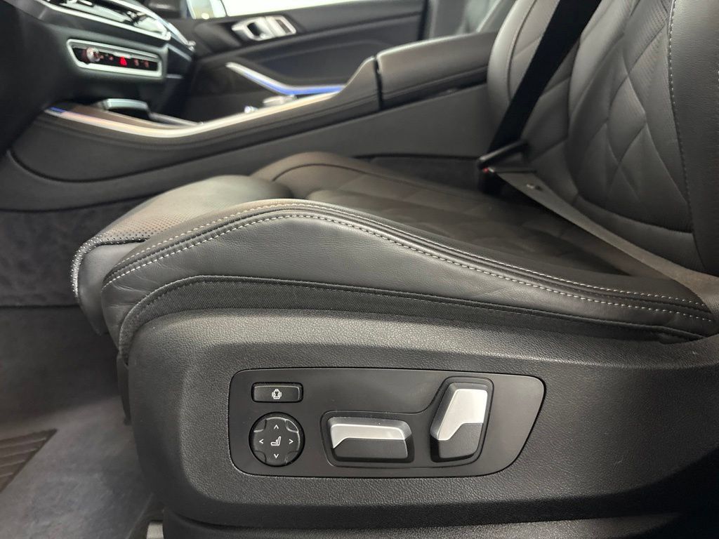 Certified 2024 BMW X5 xDrive50e w/ Premium Package AWD/4WD image 28
