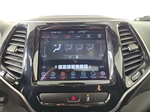 Certified 2022 Jeep Cherokee Limited w/ Mopar Interior Package image 21
