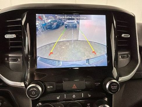 Used 2022 RAM 1500 Big Horn AWD/4WD image 25