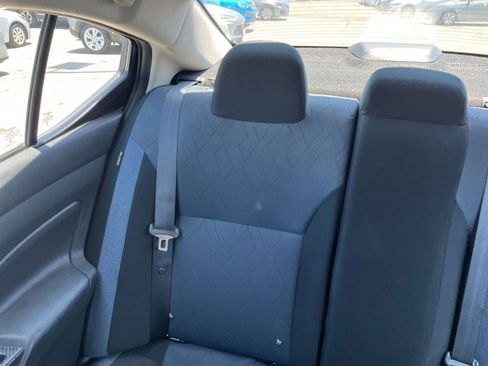 Used 2025 Nissan Versa SV FWD image 39