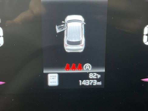 Used 2024 Kia Sportage EX AWD/4WD image 18