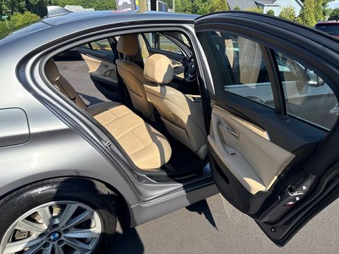 Used 2016 BMW 528i Sedan RWD image 12