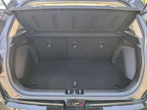 Used 2025 Hyundai Venue SEL image 27