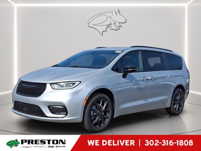 New 2026 Chrysler Pacifica Limited