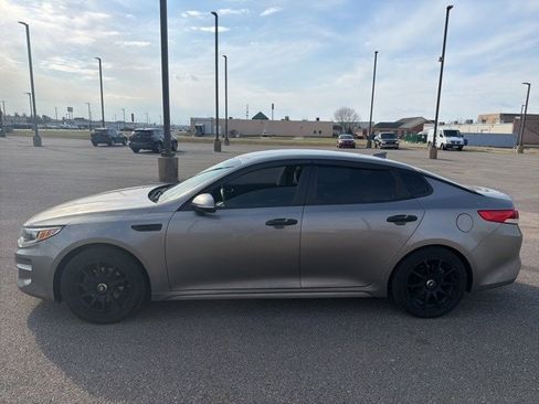 Used 2016 Kia Optima LX image 3