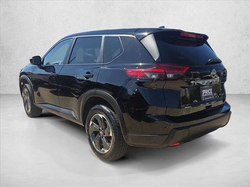 Used 2024 Nissan Rogue SV image 7