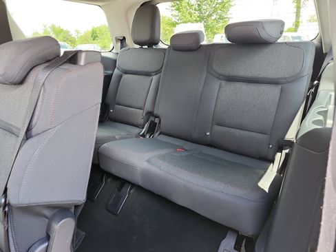 Used 2025 Ford Expedition Active RWD image 16