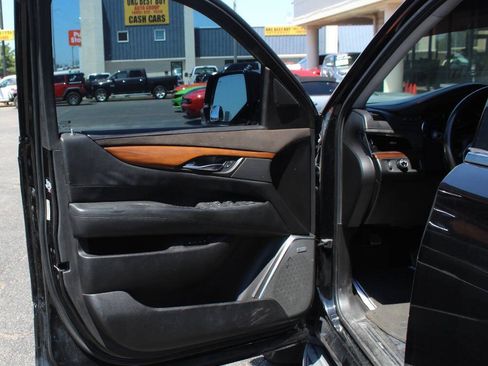 Used 2016 Cadillac Escalade ESV Luxury RWD image 20
