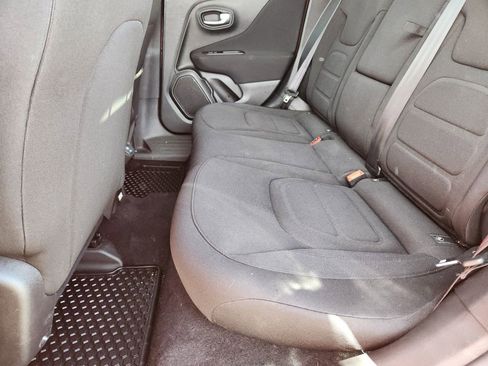 Used 2021 Jeep Renegade Latitude w/ Convenience Group image 9