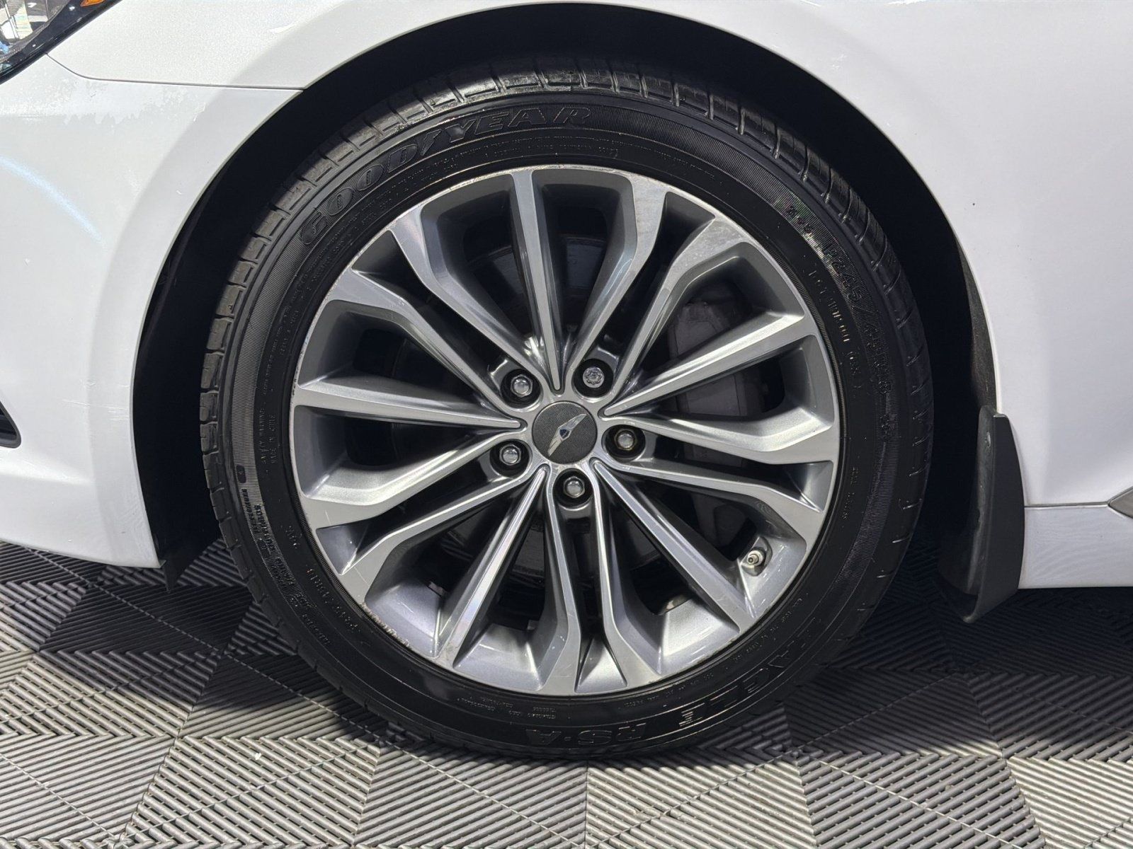 Used 2016 Hyundai Genesis 3.8 AWD/4WD image 12
