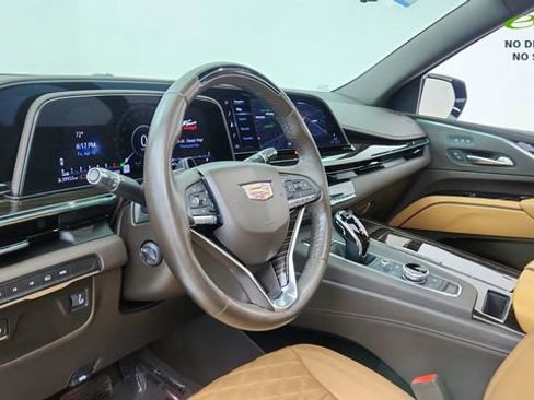 Used 2023 Cadillac Escalade ESV Premium Luxury AWD/4WD image 19