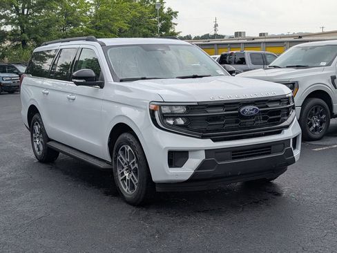 New 2026 Ford Expedition Max Active AWD/4WD image 3