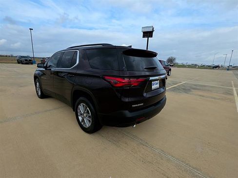 Used 2022 Chevrolet Traverse LT image 9
