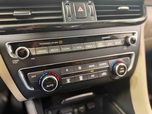 Used 2017 Kia Optima EX w/ Premium Package image 15