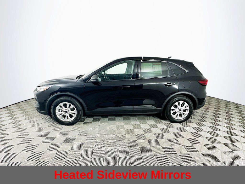 Used 2025 Ford Escape Active w/ Cold Weather Package FWD image 7