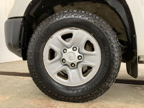 Used 2017 Toyota Tundra SR image 9