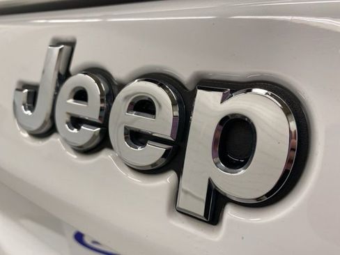 Used 2025 Jeep Compass Limited image 13