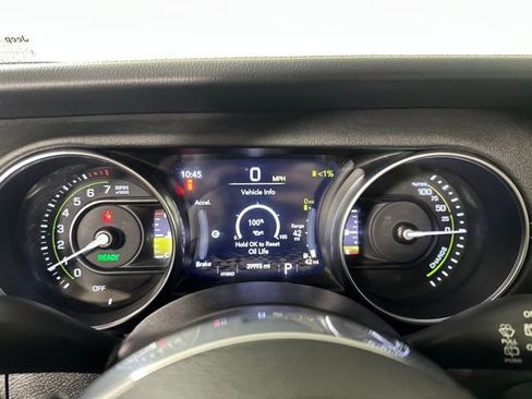 Used 2023 Jeep Wrangler Unlimited Sahara image 16