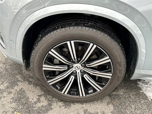 Used 2024 Volvo XC90 B6 Plus image 8