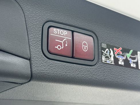New 2026 Mercedes-Benz GLS 450 4MATIC image 23