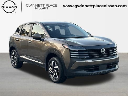 Certified 2025 Nissan Kicks SV image 3