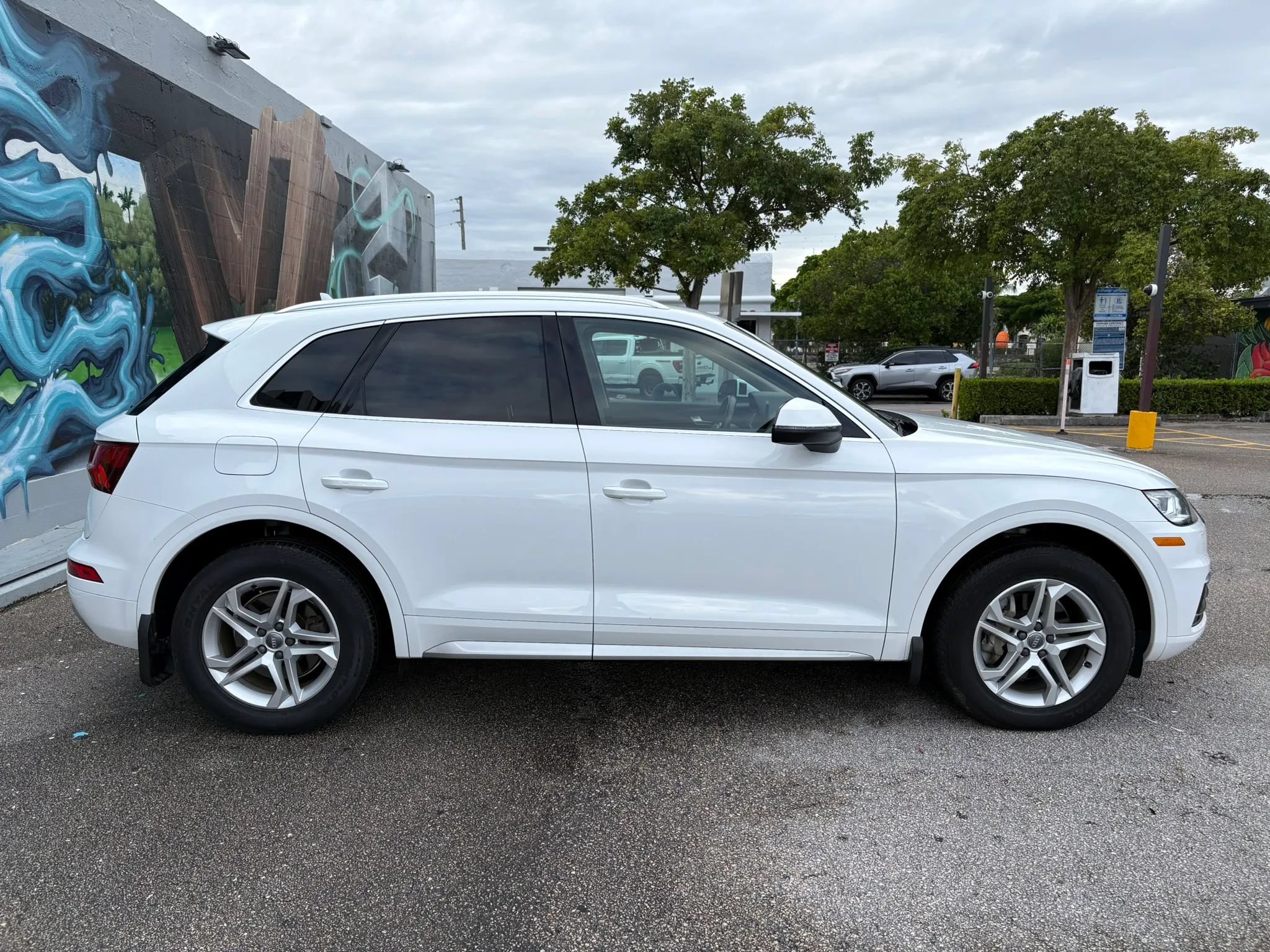 Used 2018 Audi Q5 2.0T Premium Plus w/ Premium Plus Package AWD/4WD image 5