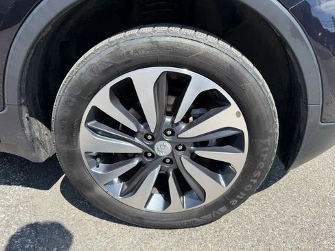 Used 2021 Buick Encore Preferred AWD/4WD image 9
