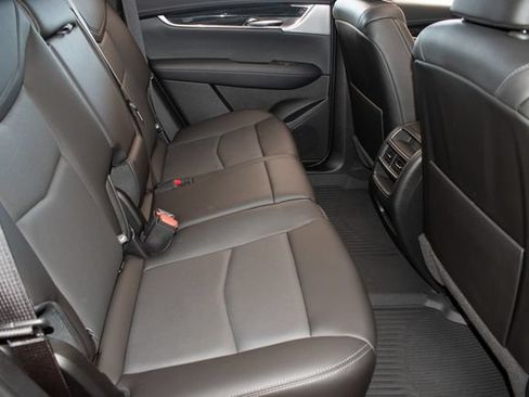 Used 2021 Cadillac XT5 Premium Luxury AWD/4WD image 12