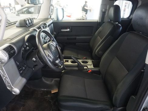 Used 2012 Toyota FJ Cruiser 4WD w/ Convenience Pkg image 14