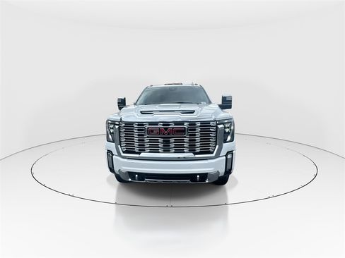 Used 2024 GMC Sierra 3500 Denali w/ Denali Reserve Package image 3