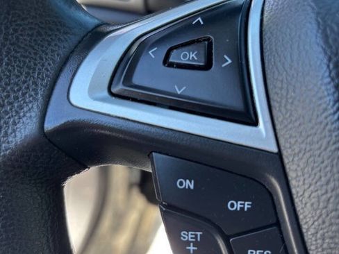 Used 2016 Ford Fusion SE FWD image 18